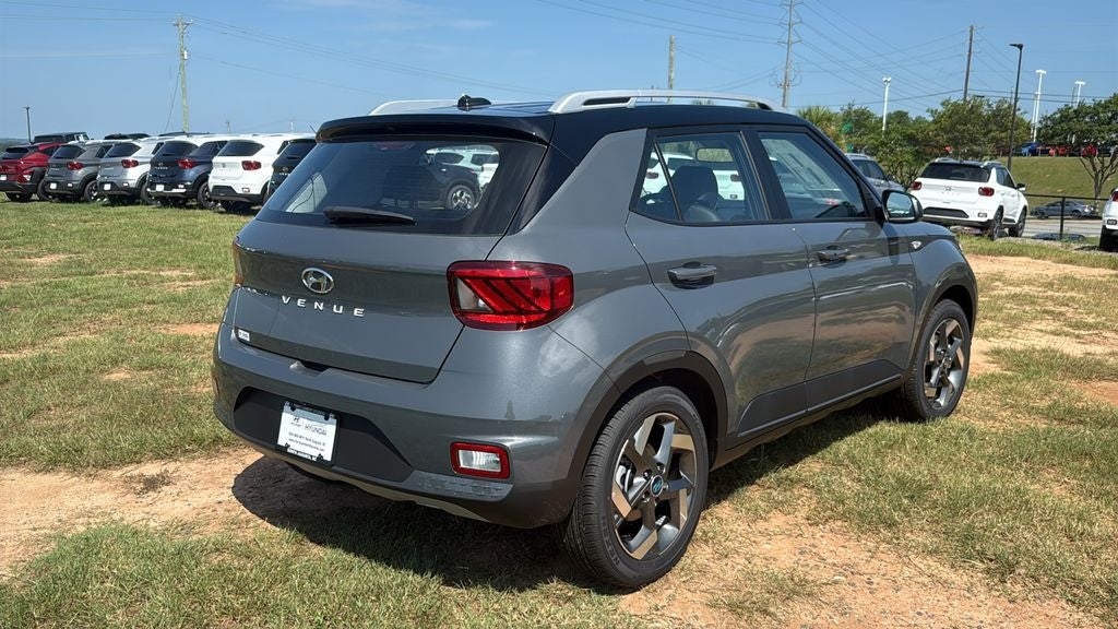 2026 Hyundai VENUE SEL W/Two-Tone Roof