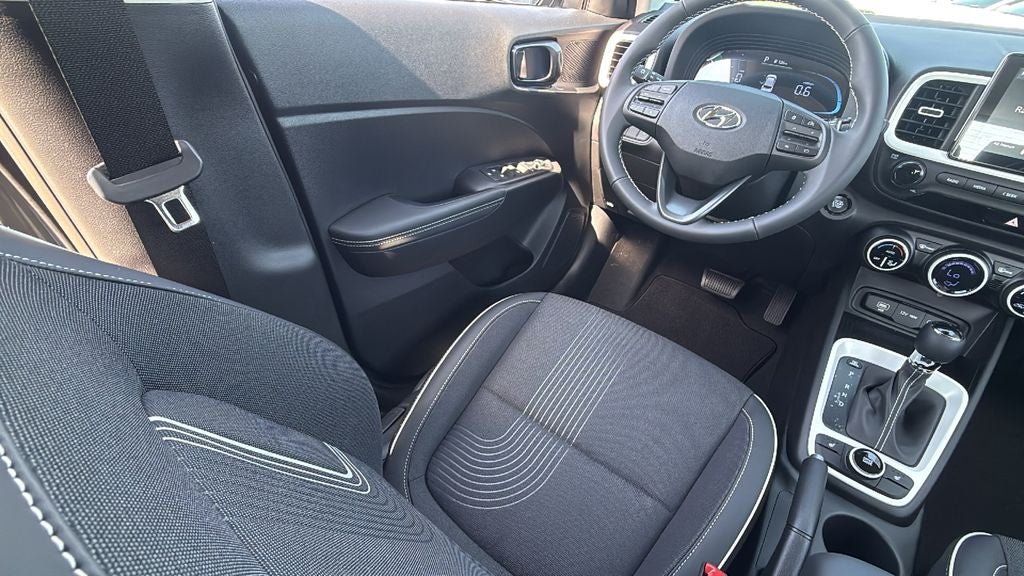 2026 Hyundai VENUE SEL W/Two-Tone Roof