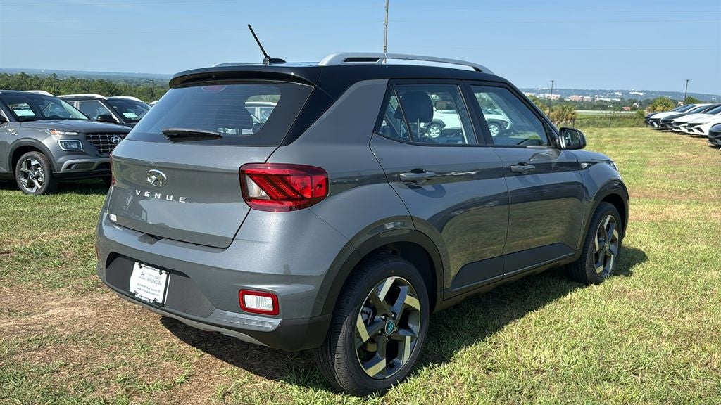 2026 Hyundai VENUE SEL W/Two-Tone Roof