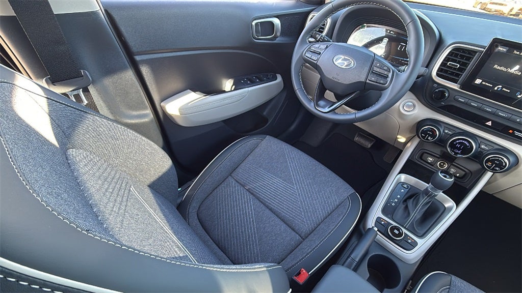 2026 Hyundai VENUE SEL W/Two-Tone Roof