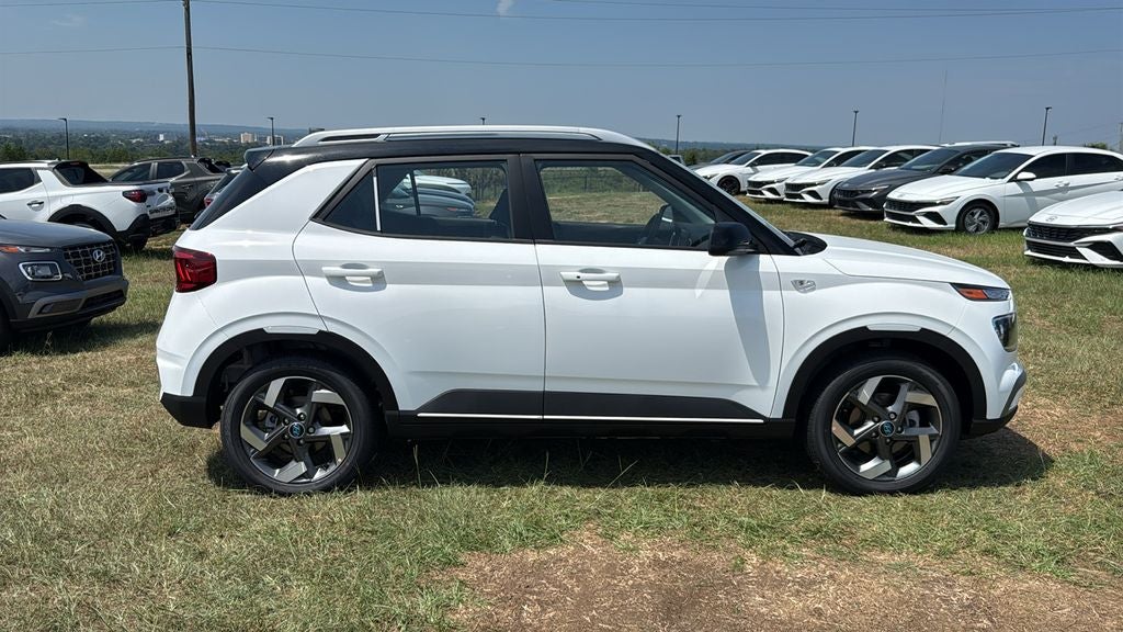 2026 Hyundai VENUE SEL W/Two-Tone Roof