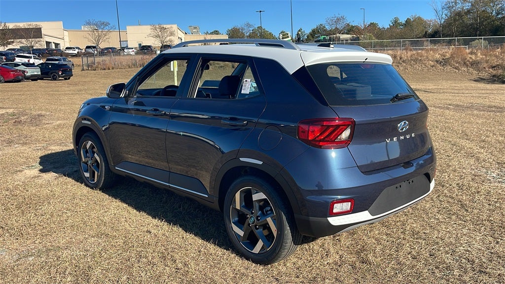 2026 Hyundai VENUE SEL W/Two-Tone Roof