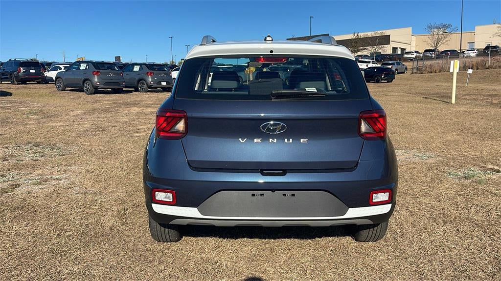 2026 Hyundai VENUE SEL W/Two-Tone Roof
