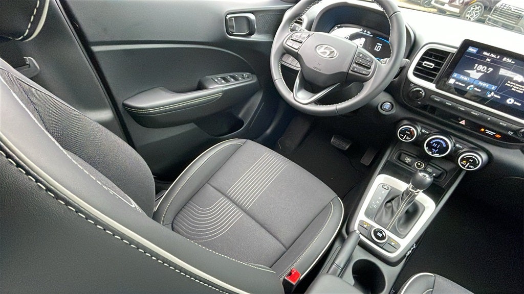 2026 Hyundai VENUE SEL W/Two-Tone Roof