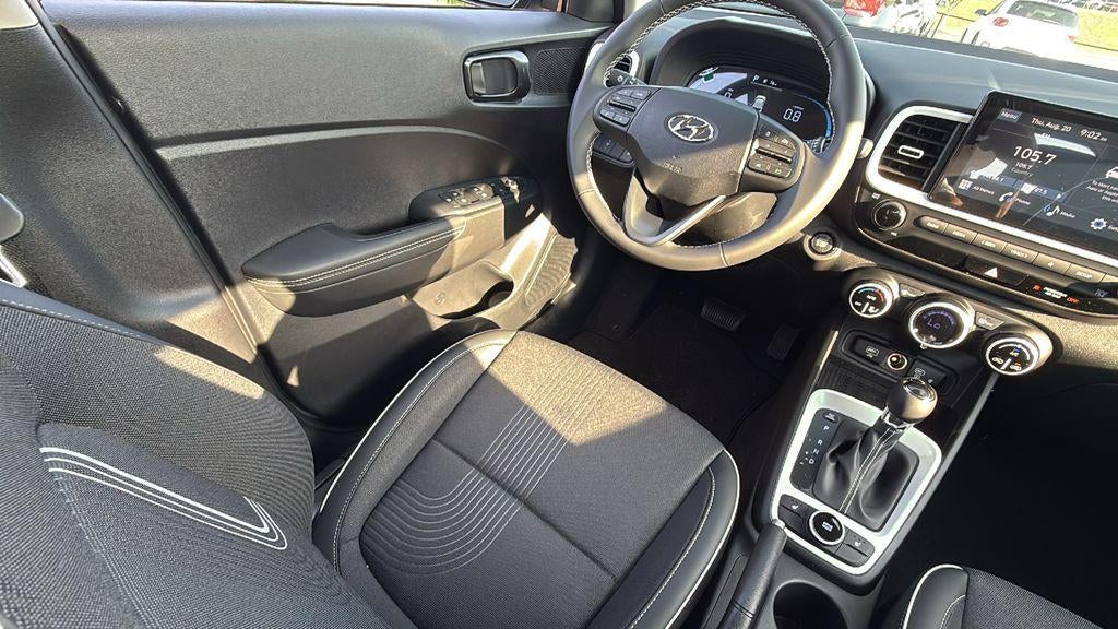 2026 Hyundai VENUE SEL W/Two-Tone Roof