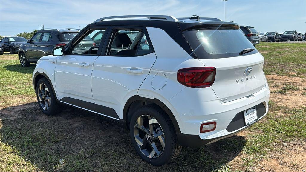 2026 Hyundai VENUE SEL W/Two-Tone Roof