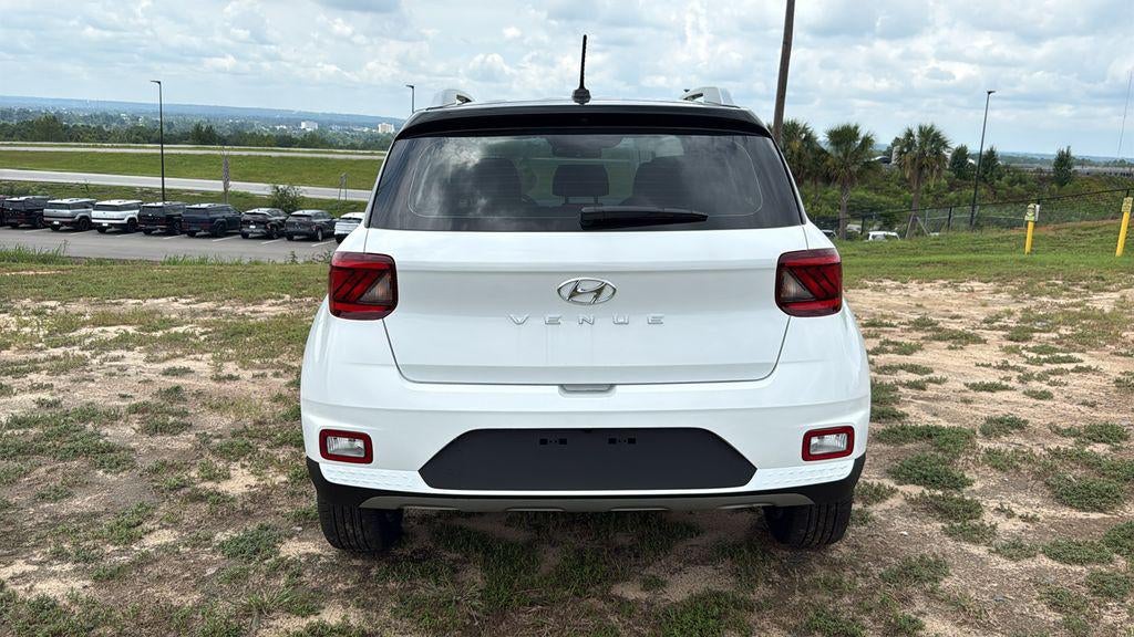 2026 Hyundai VENUE SEL W/Two-Tone Roof