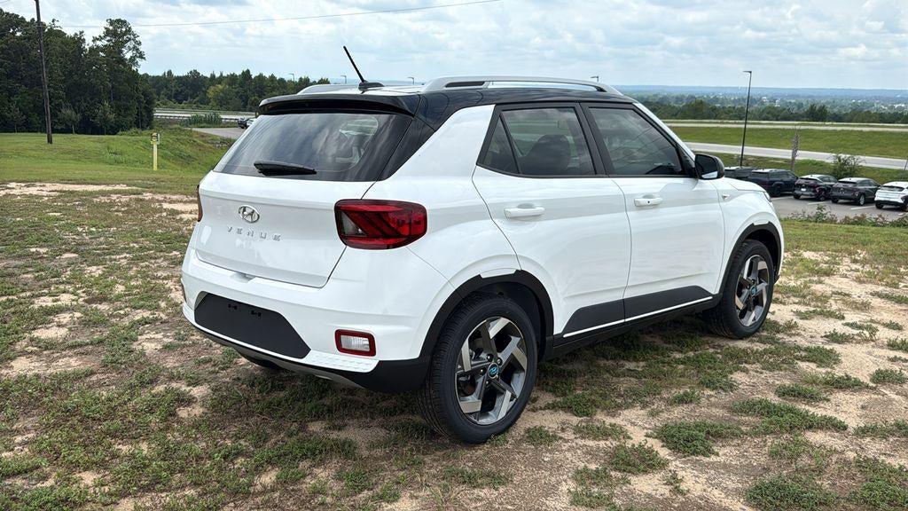 2026 Hyundai VENUE SEL W/Two-Tone Roof