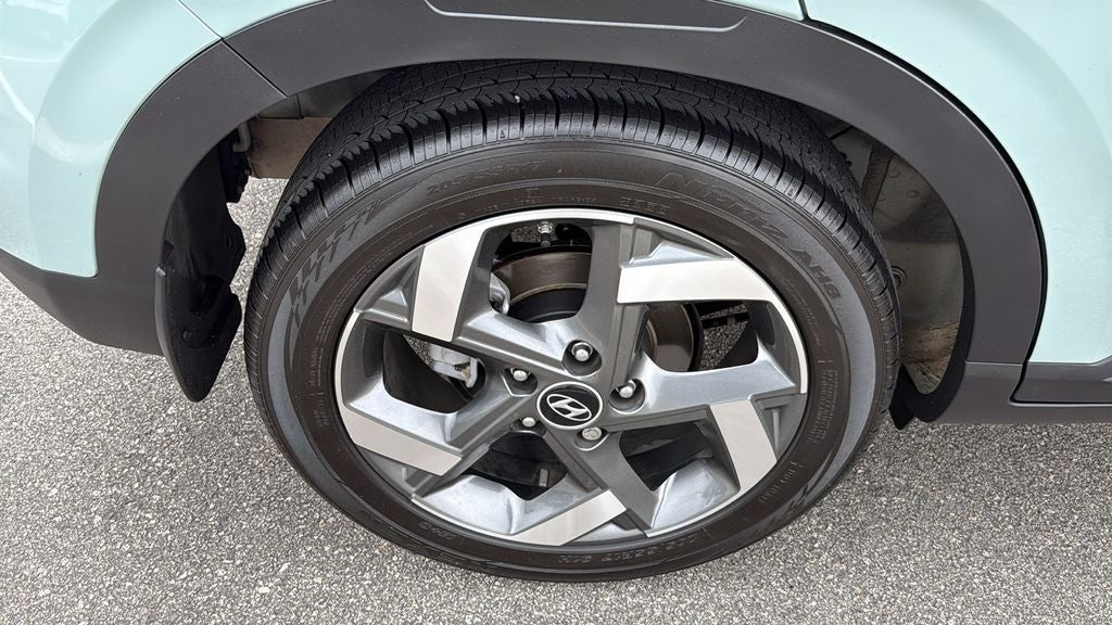 2025 Hyundai VENUE SEL