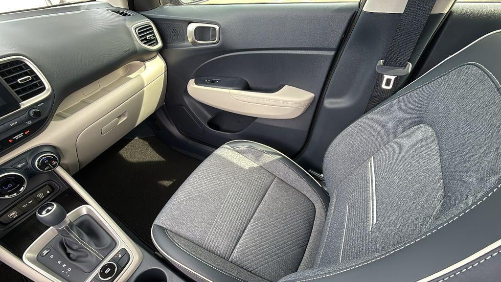 2026 Hyundai VENUE SEL W/Two-Tone Roof