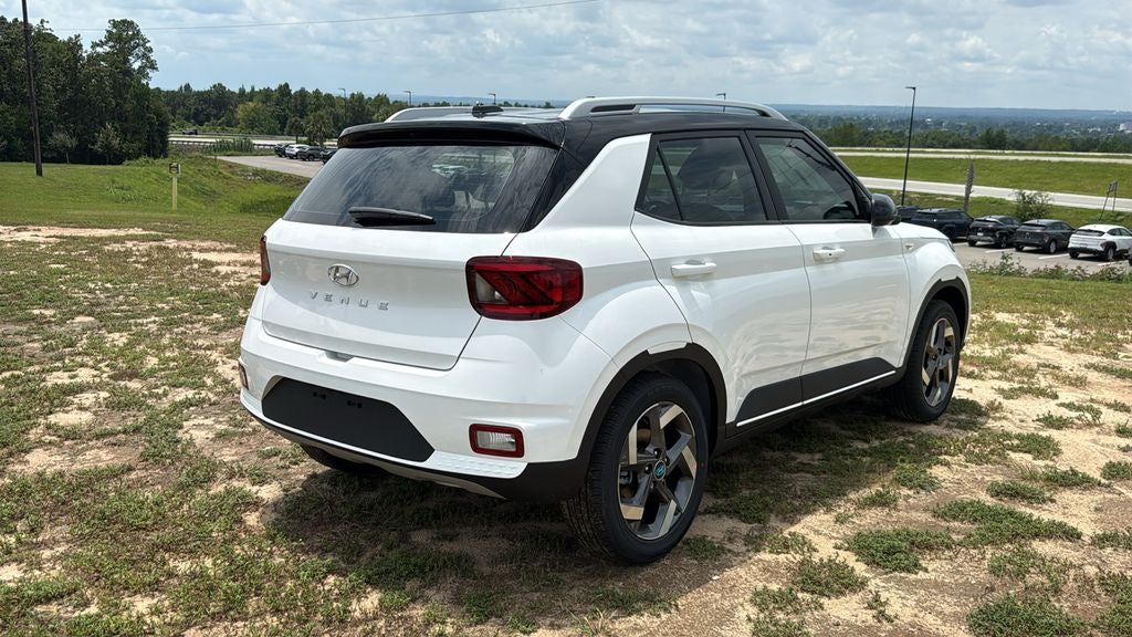2026 Hyundai VENUE SEL W/Two-Tone Roof