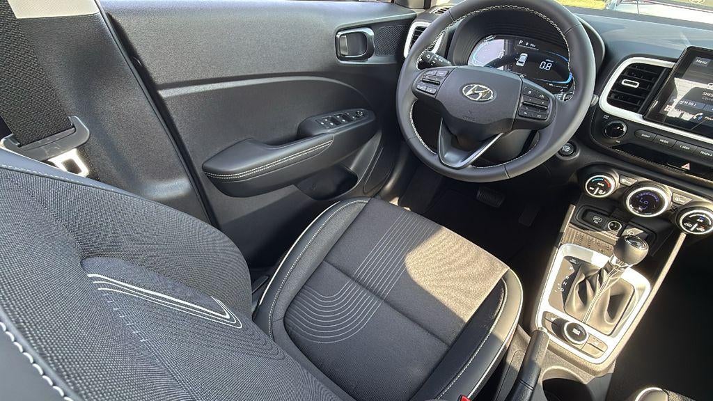 2026 Hyundai VENUE SEL W/Two-Tone Roof