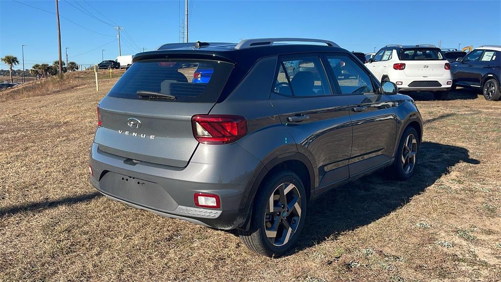 2026 Hyundai VENUE SEL W/Two-Tone Roof