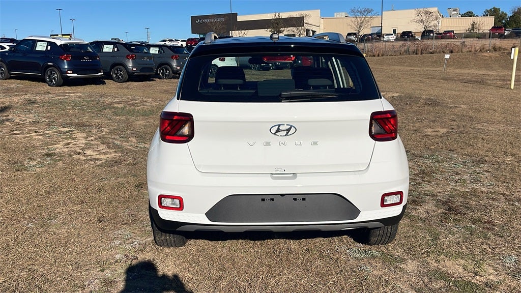 2026 Hyundai VENUE SEL W/Two-Tone Roof