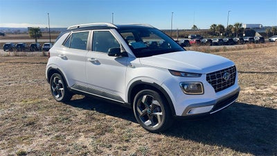 2026 Hyundai VENUE SEL W/Two-Tone Roof