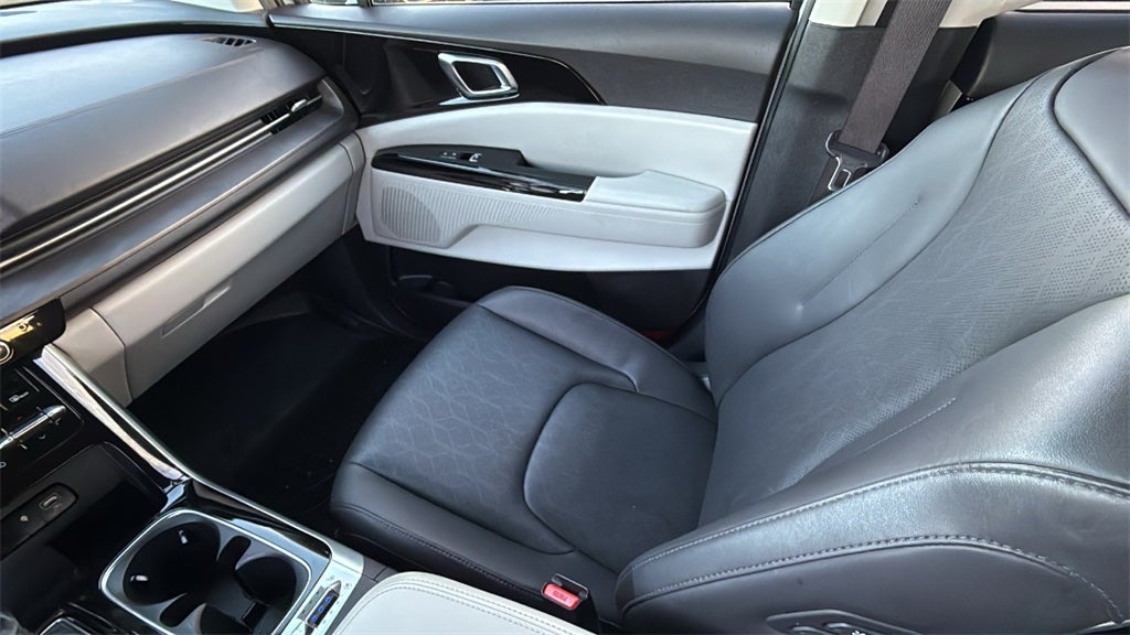 2023 Kia Carnival SX