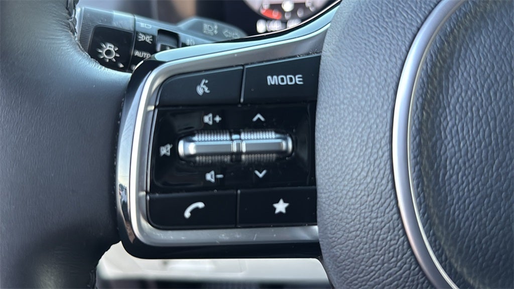 2023 Kia Carnival SX