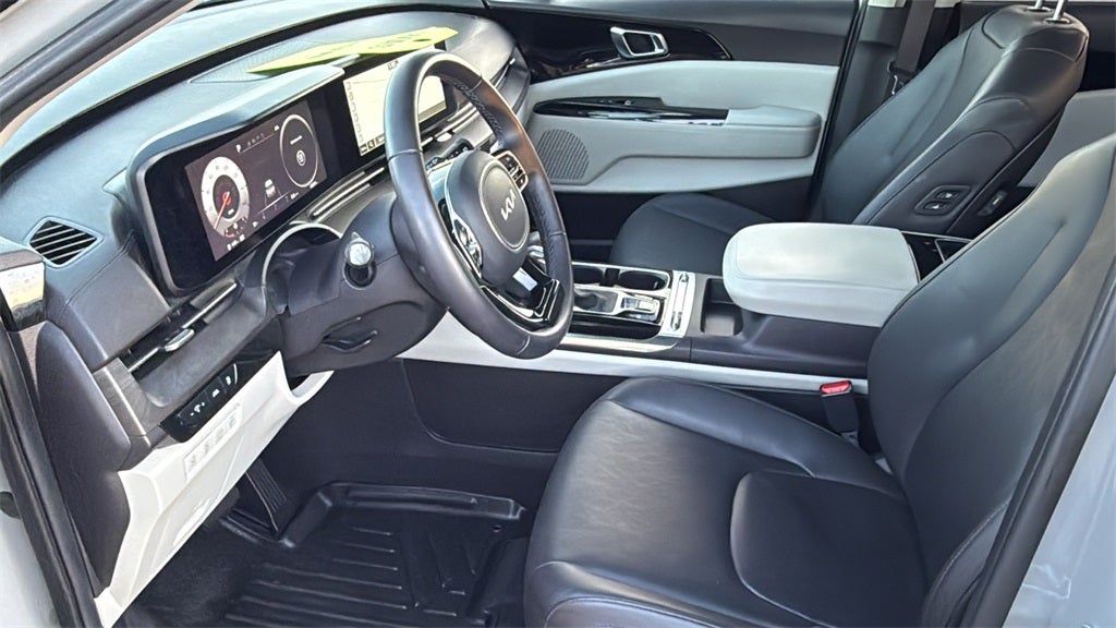 2023 Kia Carnival SX