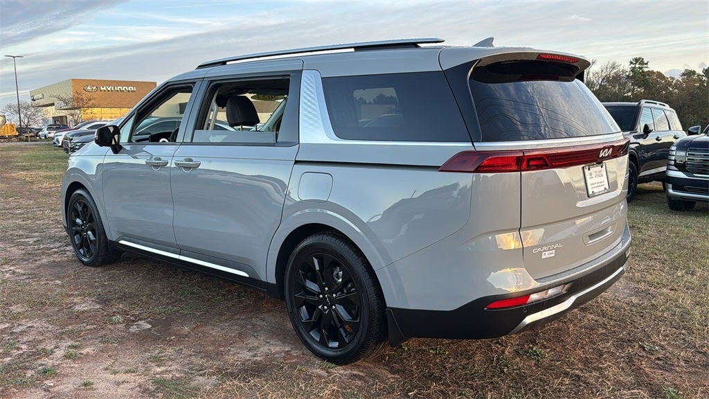 2023 Kia Carnival SX