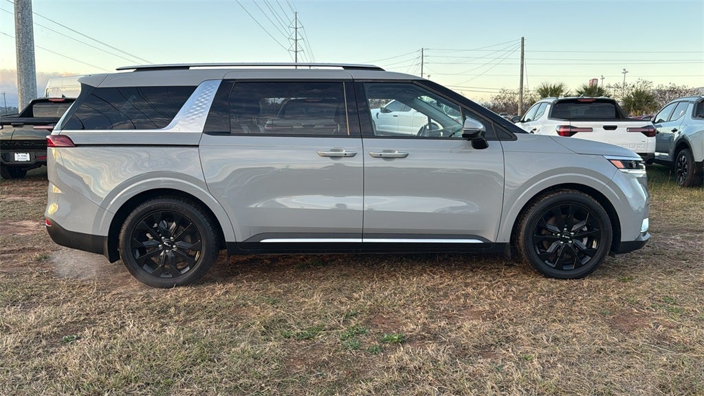 2023 Kia Carnival SX