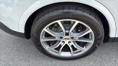 2024 Porsche Cayenne Base