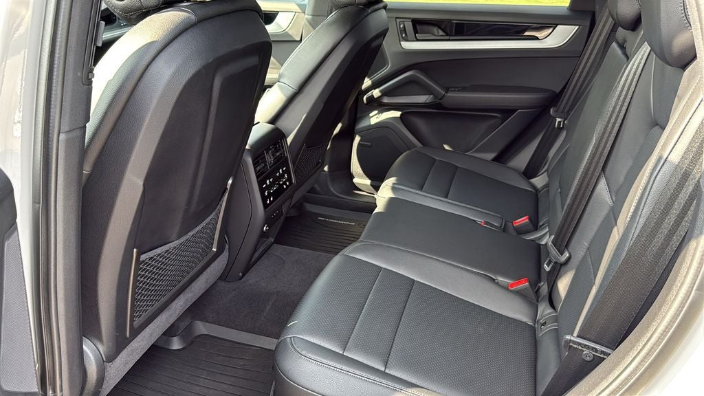 2024 Porsche Cayenne Base