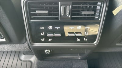 2024 Porsche Cayenne Base