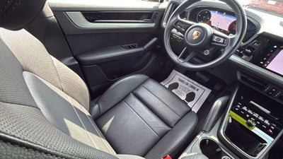 2024 Porsche Cayenne Base